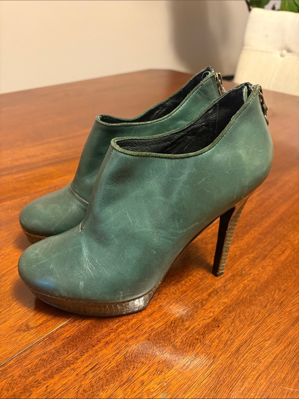 House of Harlow 1960 Natalia Green Leather Platform Ankle Booties w/ snake charm